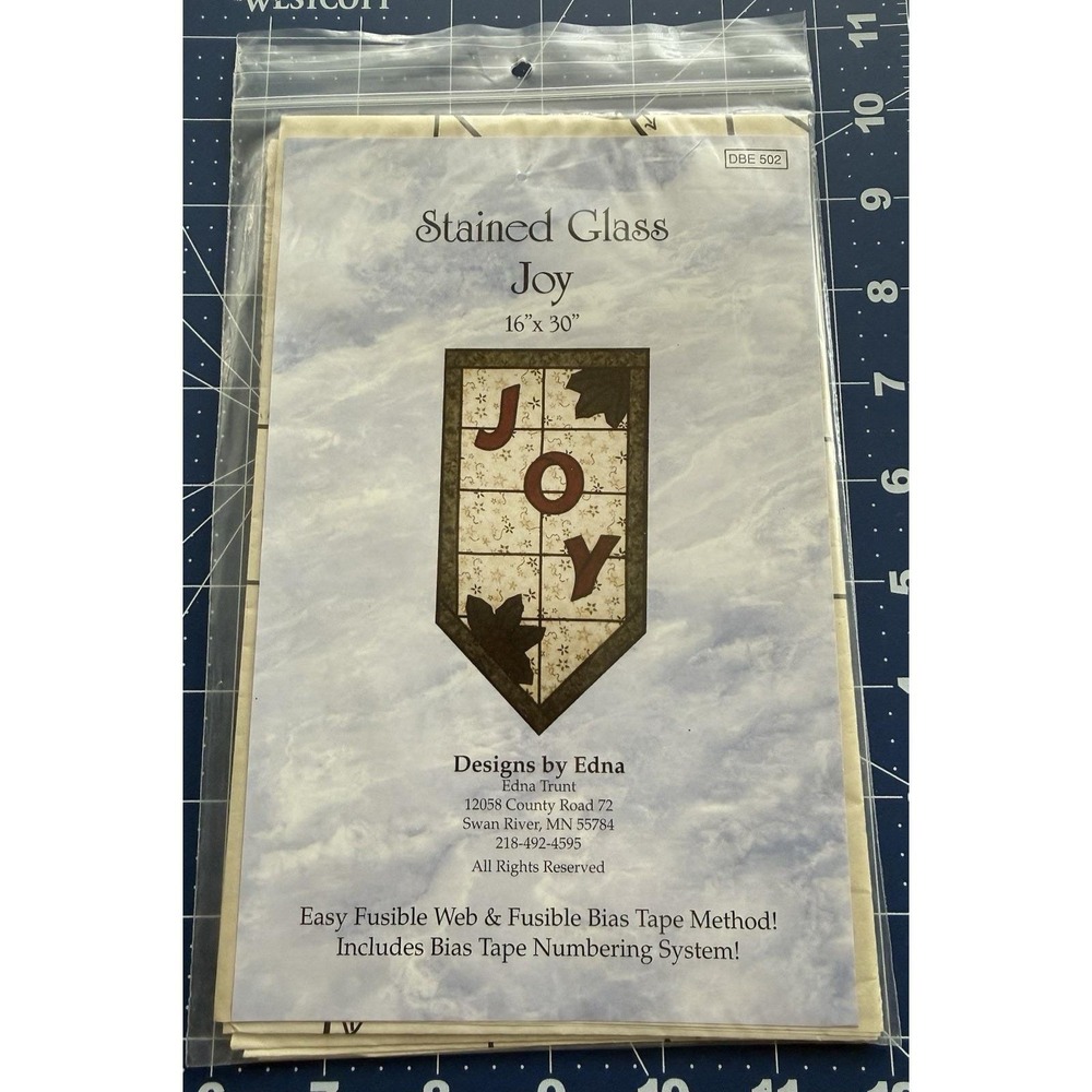Designs By Edna - Quilt Pattern - STAINED GLASS JOY - 16"x 30"